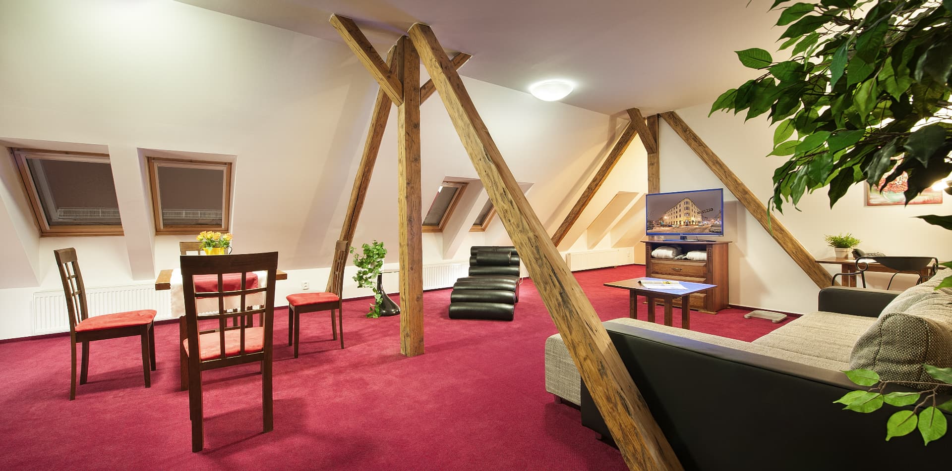 Interiér Attic Luxury Suite